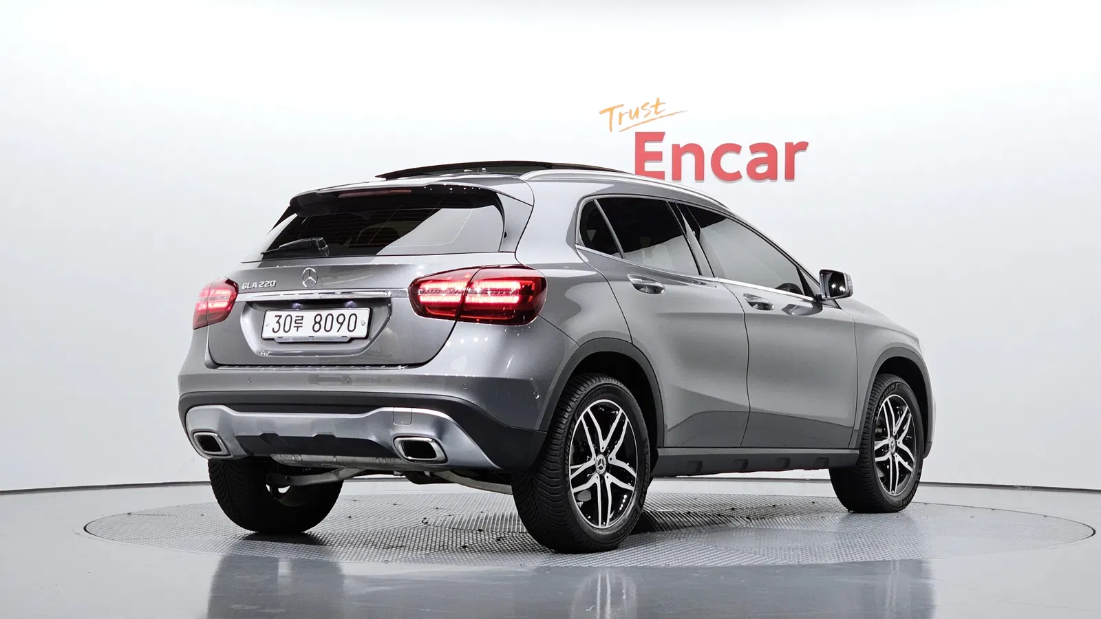 Mercedes-Benz GLA GLA220 Premium (X156) 2018 — photo 1 sur 32