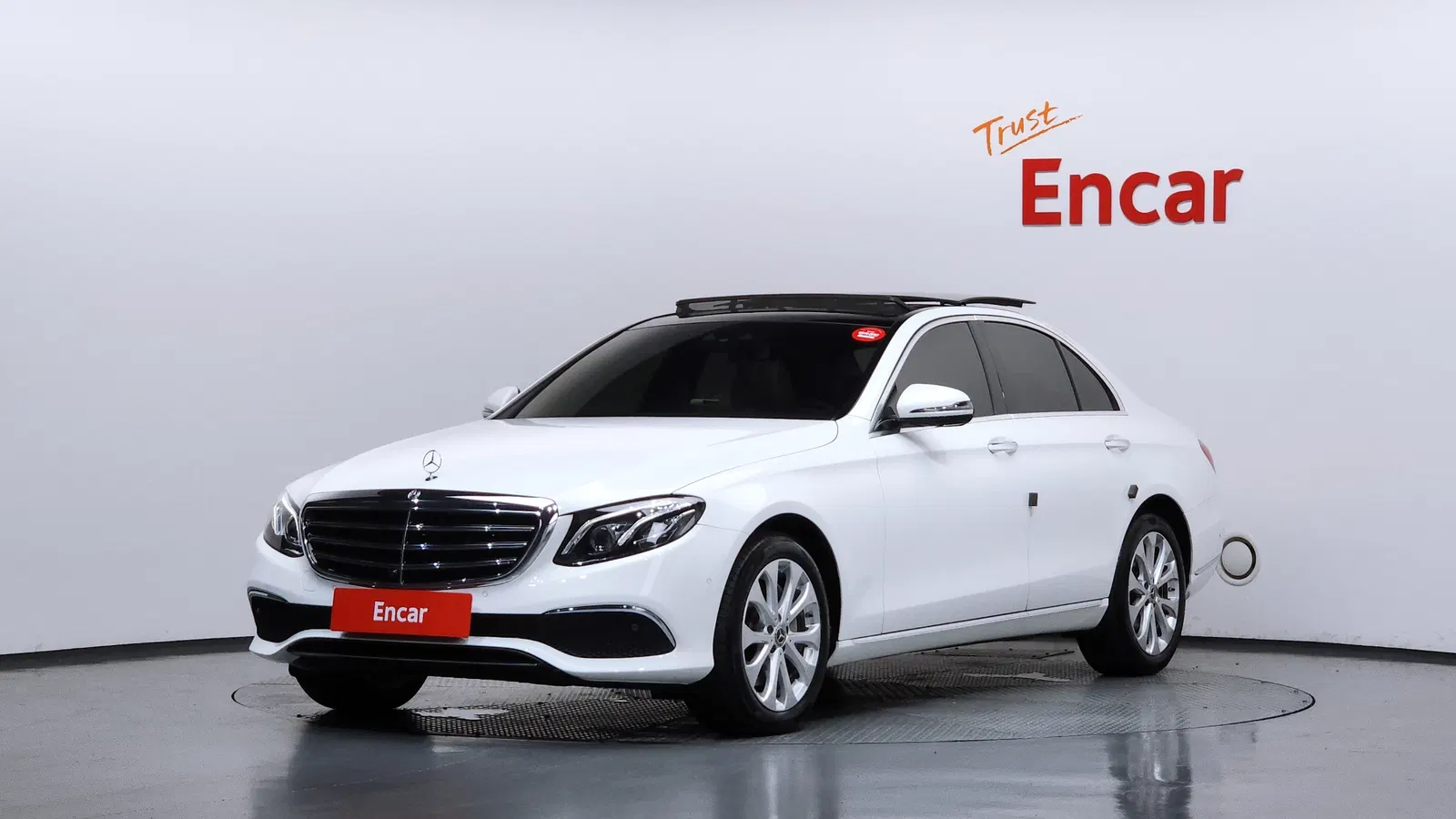 Mercedes-Benz Classe E E300 Exclusive (W213) 2017 — photo 1 sur 20