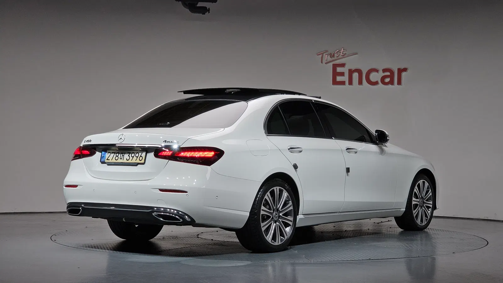 Mercedes-Benz Classe E E450 4MATIC Exclusive (W213) 2022 — photo 1 sur 37