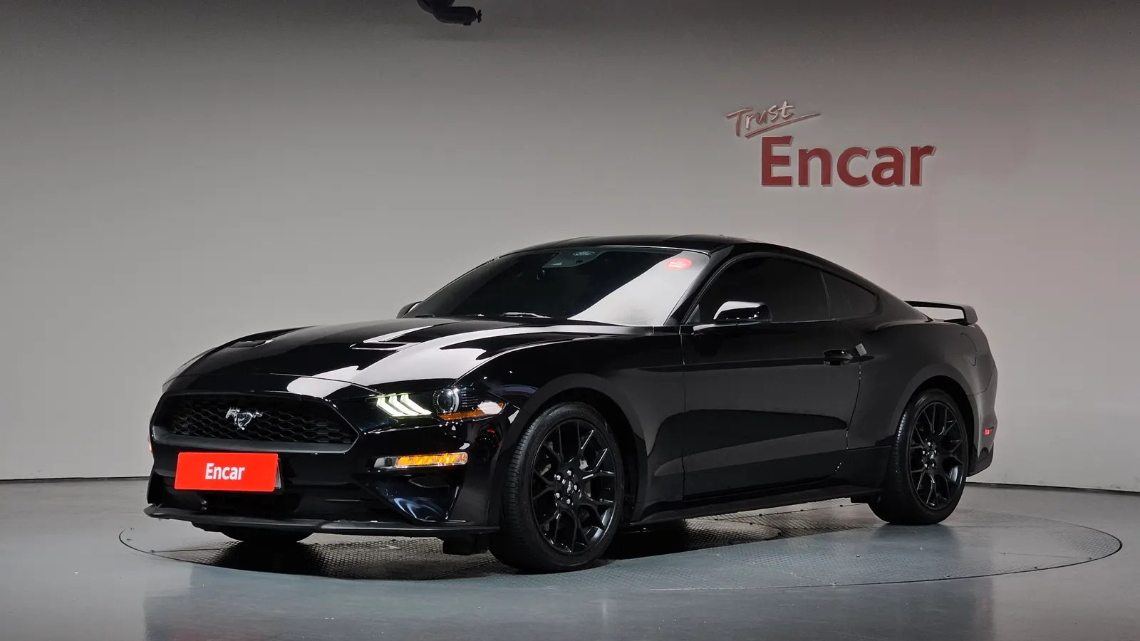 Ford Mustang Coupé 2020 — photo 1 sur 36