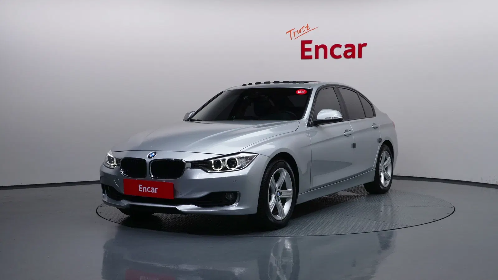 BMW Série 3 (F30) 320i 2015 — photo 1 sur 20