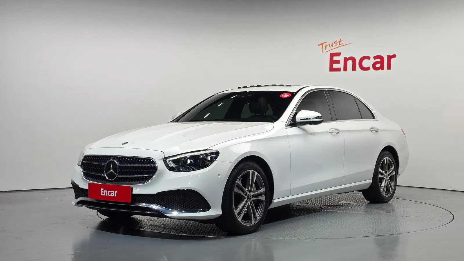 Mercedes-Benz Classe E E350 4MATIC Avantgarde (W213) 2021 — photo 1 sur 33