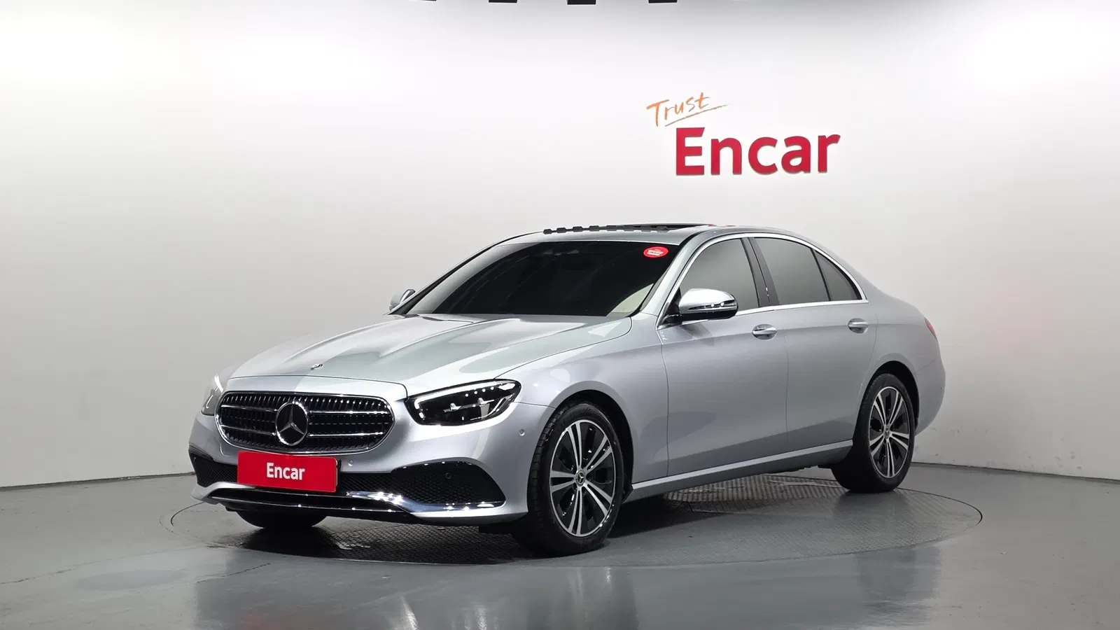 Mercedes-Benz Classe E E250 Avantgarde (W213) 2021 — photo 1 sur 32
