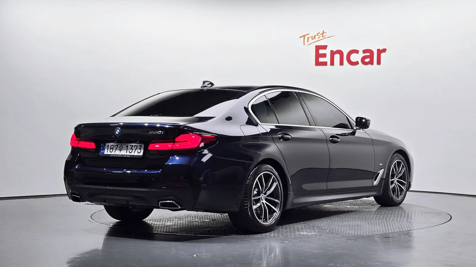 BMW Série 5 (G30) 520i M Sport 2023 — photo 1 sur 37
