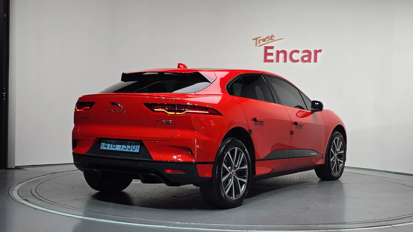Jaguar I-PACE EV400 First Edition 2019 — photo 1 sur 39