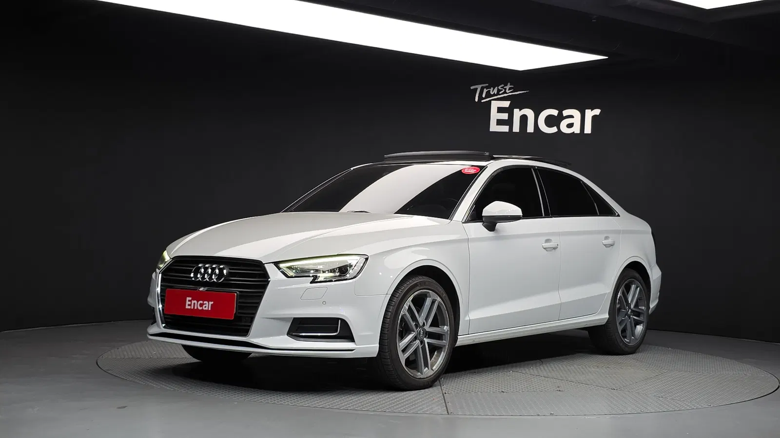 Audi A3 40 TFSI 2020 — photo 1 sur 36