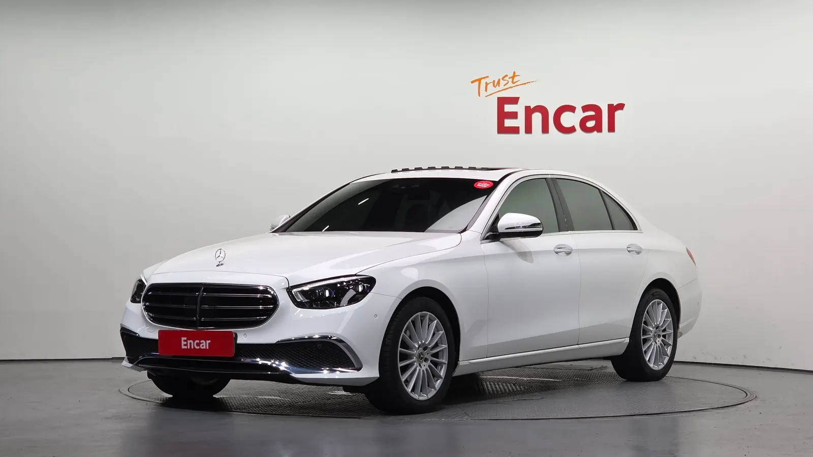 Mercedes-Benz Classe E E250 Exclusive (W213) 2021 — photo 1 sur 34
