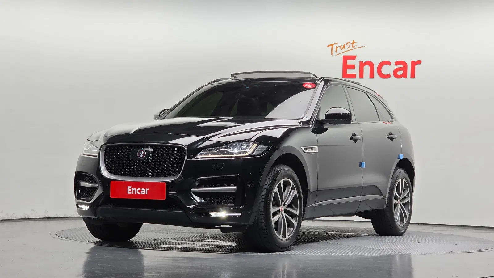 Jaguar F-PACE 20d R-Sport 2019 — photo 1 sur 20