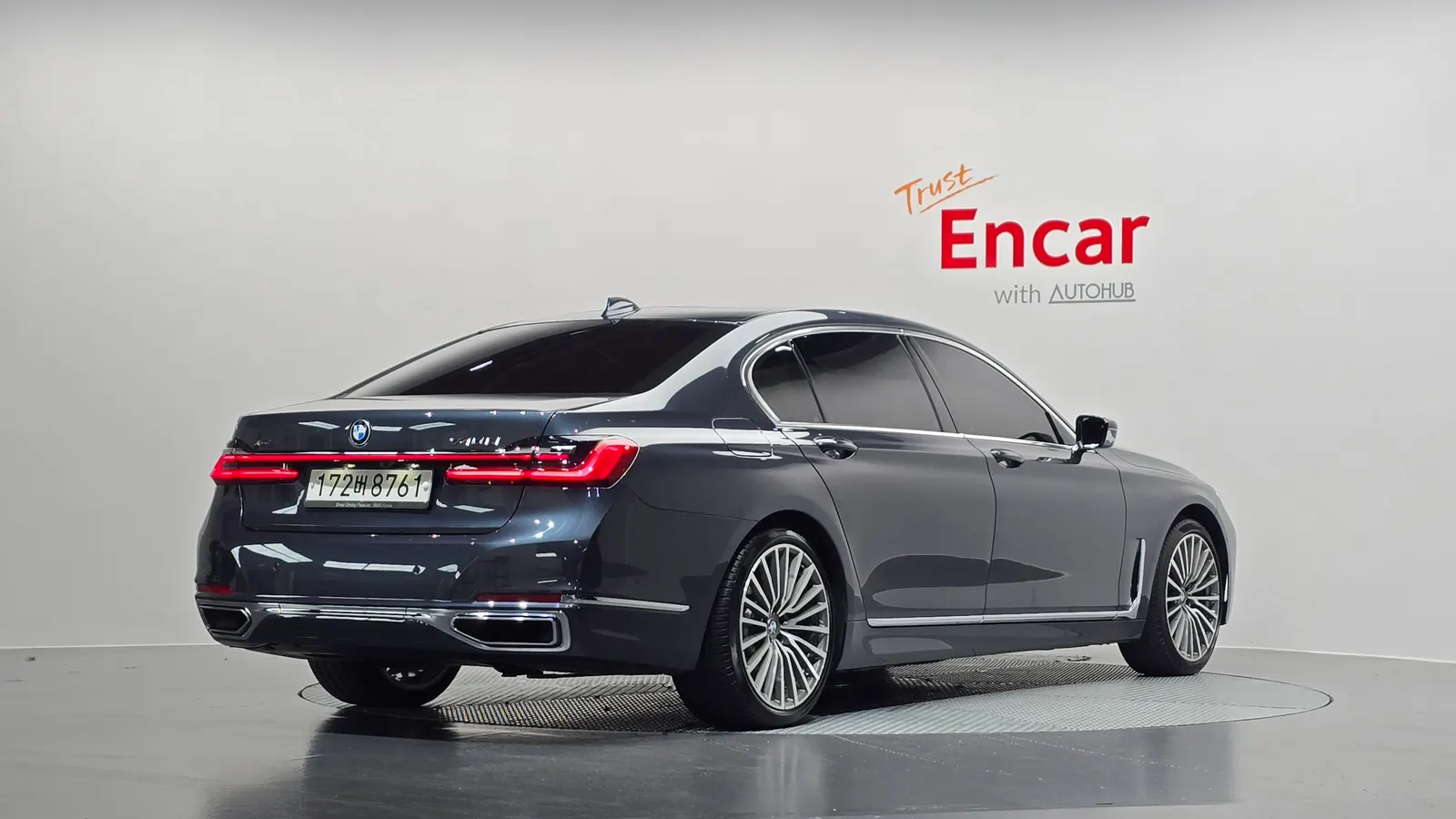 BMW Série 7 (G11) 740Li xDrive Design Pure Excellence 2020 — photo 1 sur 34