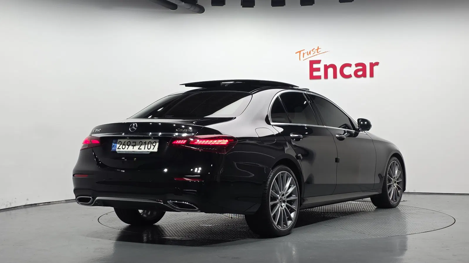 Mercedes-Benz Classe E AMG Line · E350 4MATIC (W213) 2022 — photo 1 sur 32