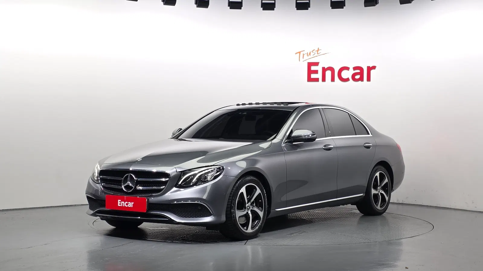 Mercedes-Benz Classe E E250 Avantgarde (W213) 2020 — photo 1 sur 20