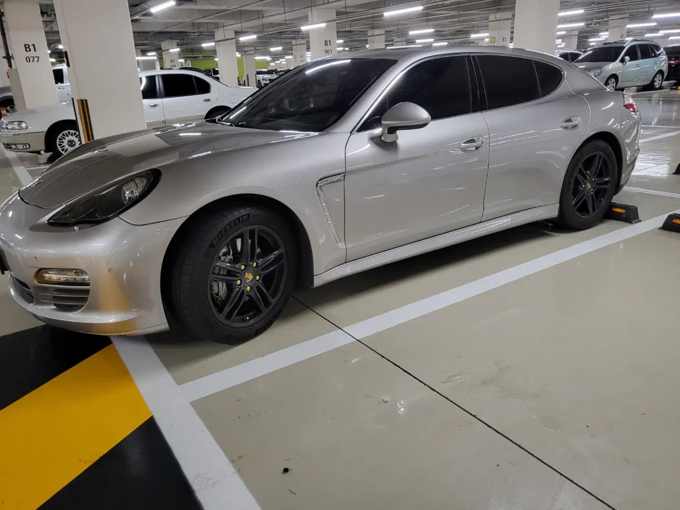 Porsche Panamera 4.8 4S 2010 — photo 1 sur 24