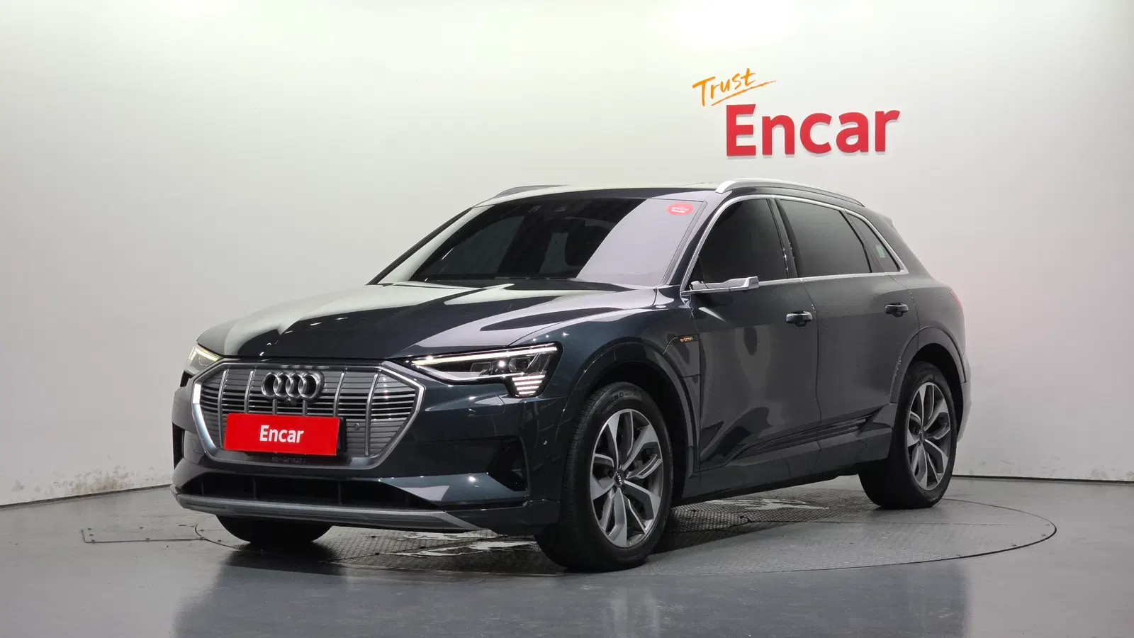 Audi e-tron 55 Quattro 2020 — photo 1 sur 42