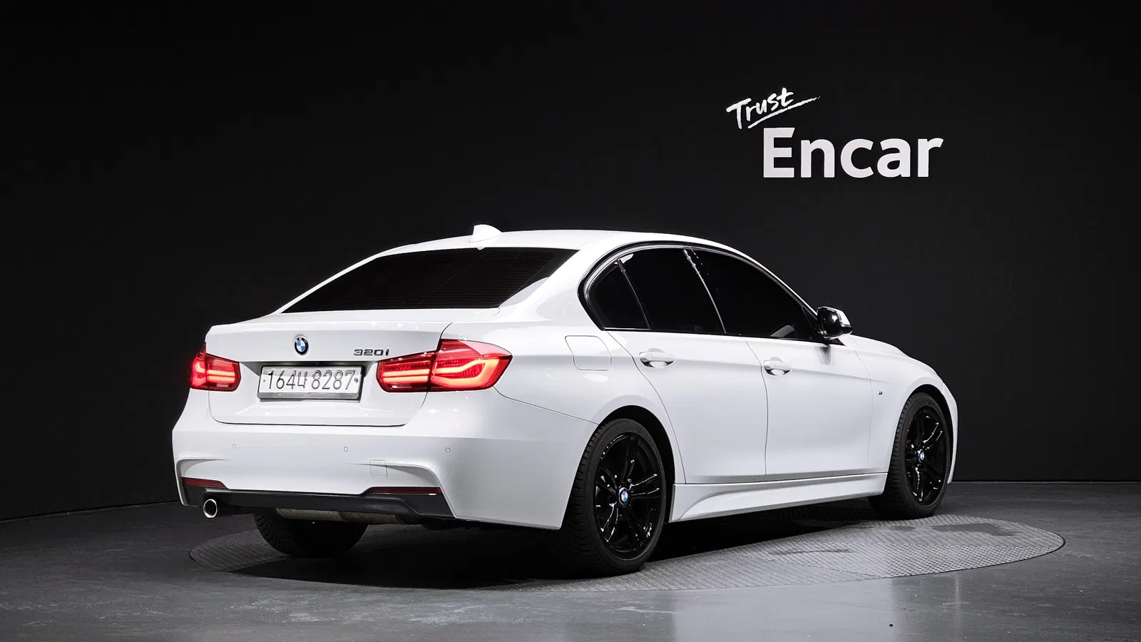BMW Série 3 (F30) 320i M Sport 2017 — photo 1 sur 30