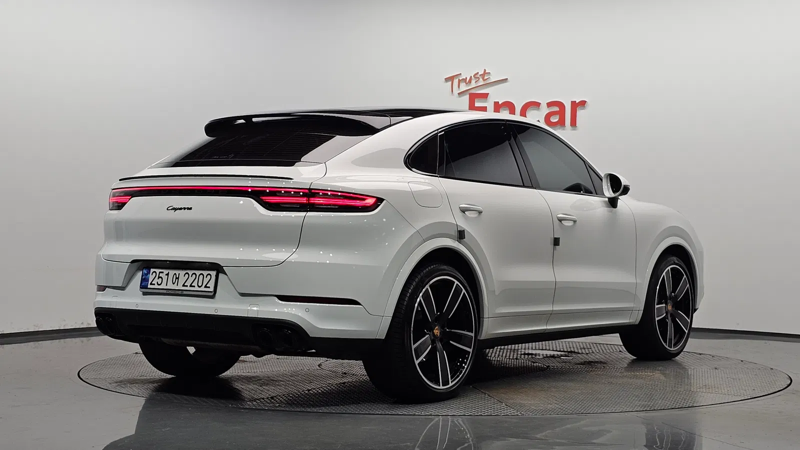 Porsche Cayenne (PO536) 3.0 Coupé Platinum Edition 2023 — photo 1 sur 45