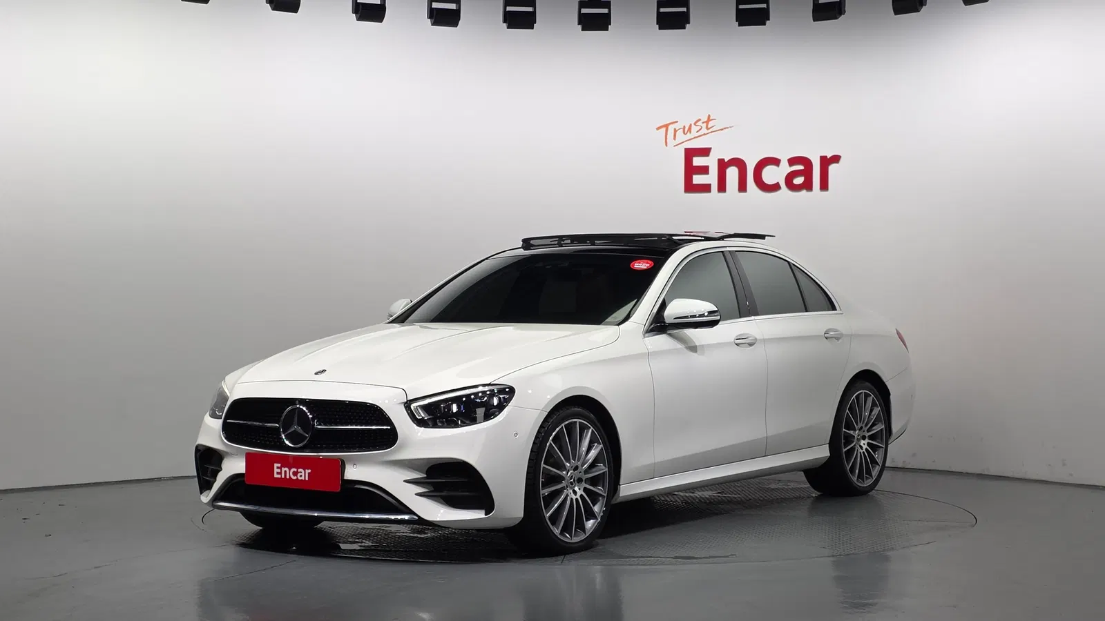 Mercedes-Benz Classe E AMG Line · E350 4MATIC (W213) 2021 — photo 1 sur 35