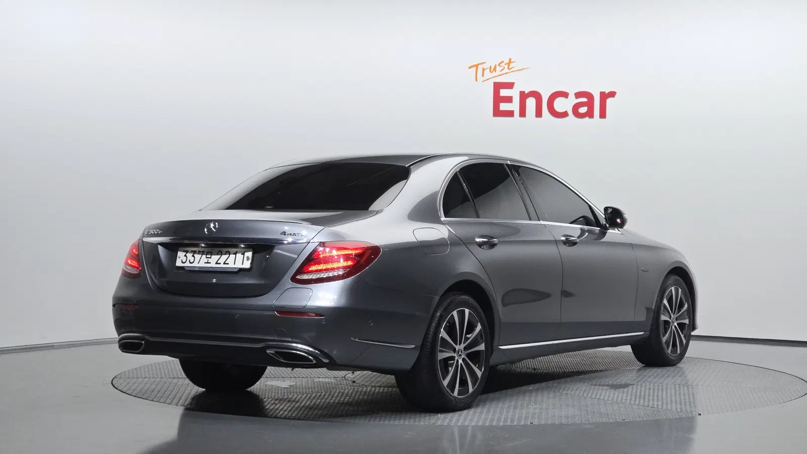 Mercedes-Benz Classe E E300e 4MATIC Exclusive (W213) 2020 — photo 1 sur 36