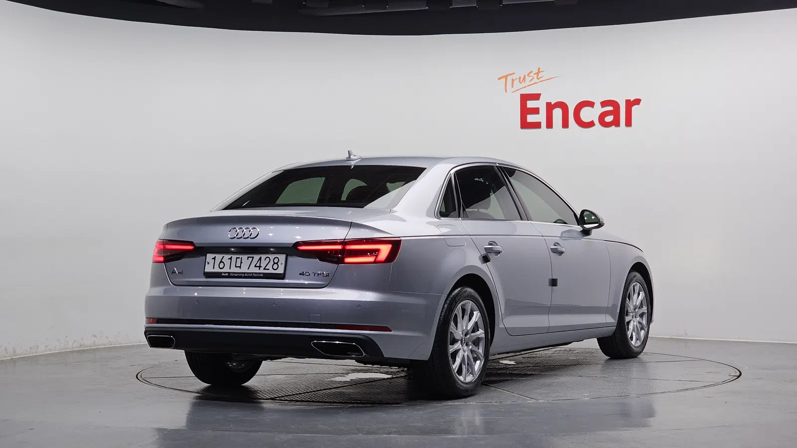 Audi A4 (B9) 40 TFSI 2019 — photo 1 sur 38
