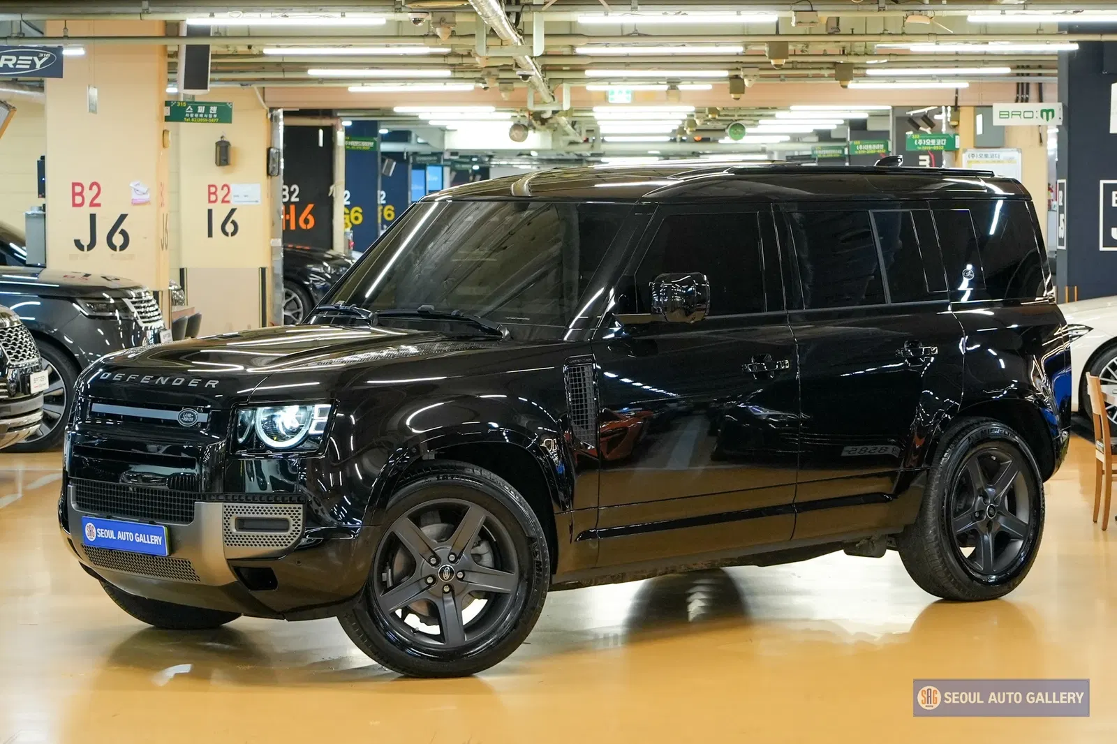 Land Rover Defender (L663) 110 P300 X-Dynamic SE 2024 — photo 1 sur 19