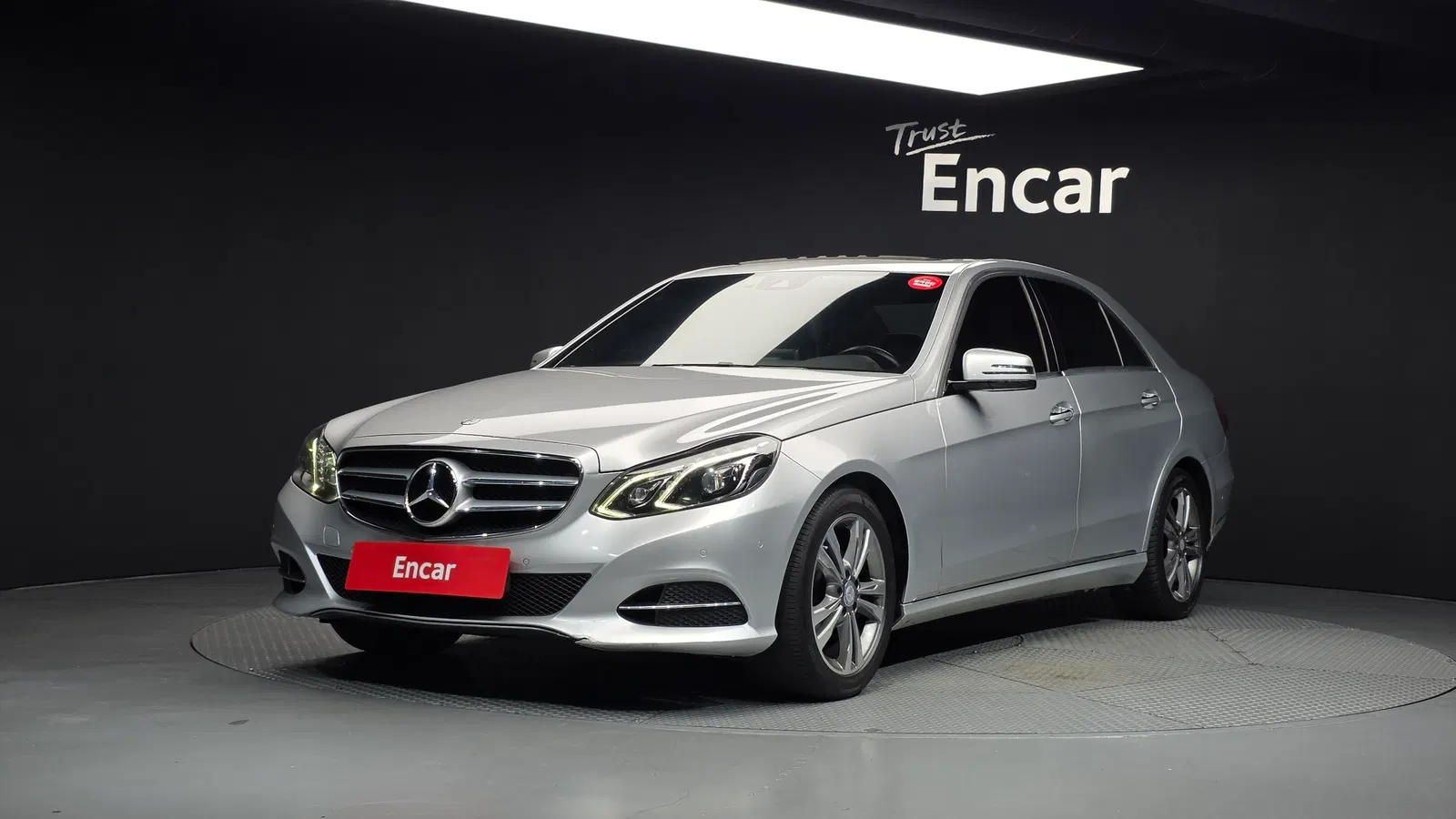 Mercedes-Benz Classe E E220 CDI Avantgarde (W212) 2014 — photo 1 sur 20