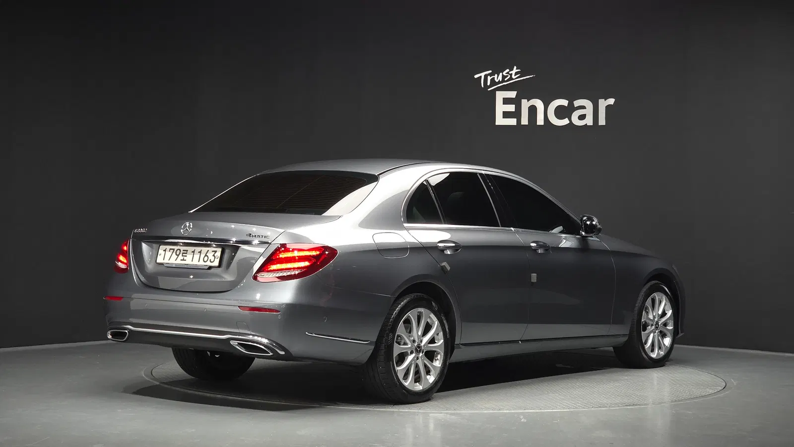 Mercedes-Benz Classe E E220d 4MATIC Exclusive (W213) 2020 — photo 1 sur 33