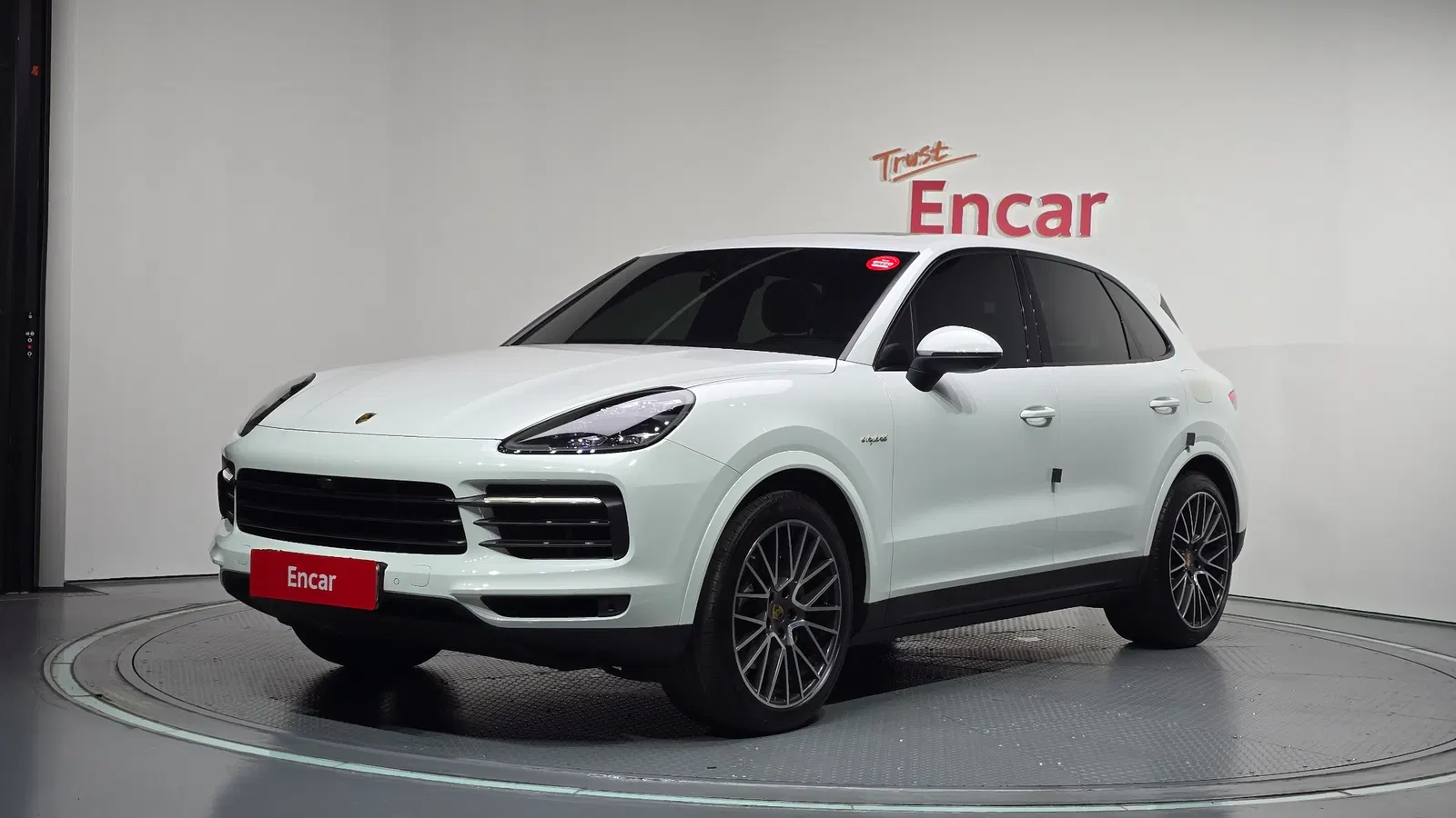 Porsche Cayenne (PO536) 3.0 E-Hybride 2021 — photo 1 sur 31