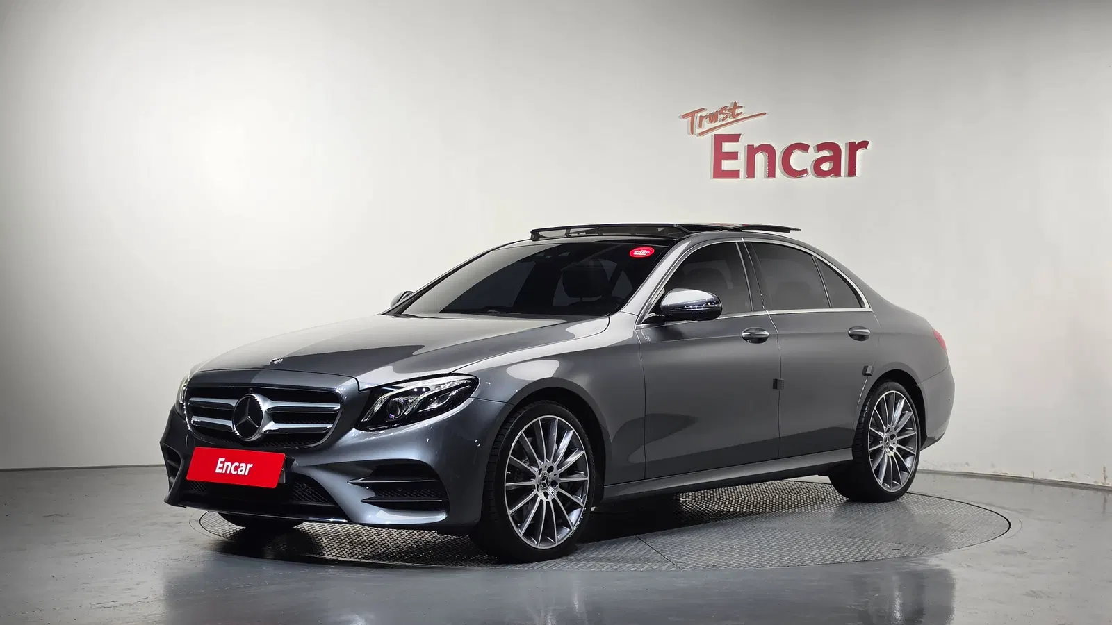 Mercedes-Benz Classe E AMG Line · E350 4MATIC (W213) 2019 — photo 1 sur 32