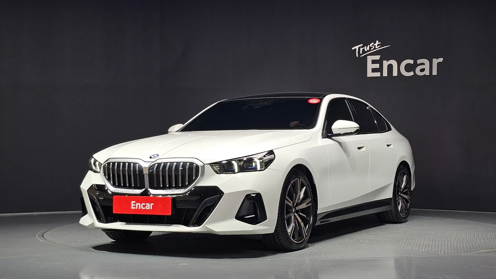BMW Série 5 (G60) 530i xDrive M Sport 2026 — photo 1 sur 34
