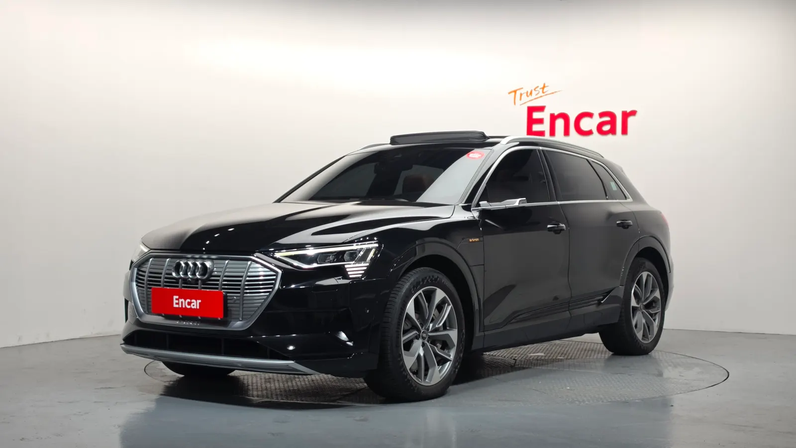 Audi e-tron 55 Quattro 2021 — photo 1 sur 38