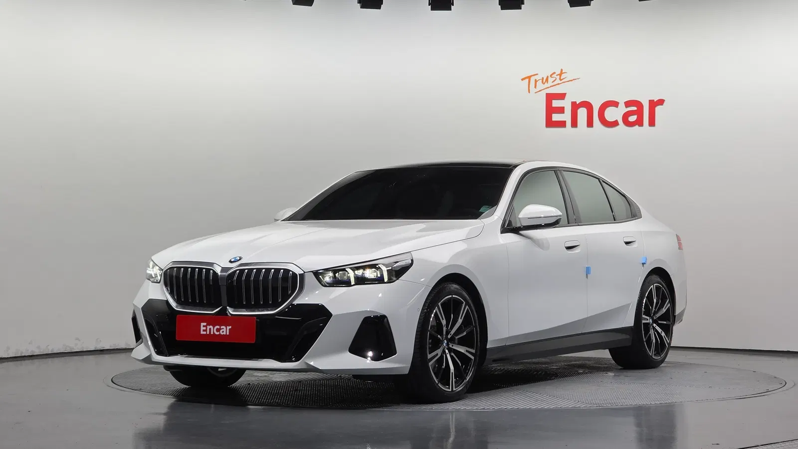 BMW Série 5 (G60) 530i xDrive M Sport 2026 — photo 1 sur 31