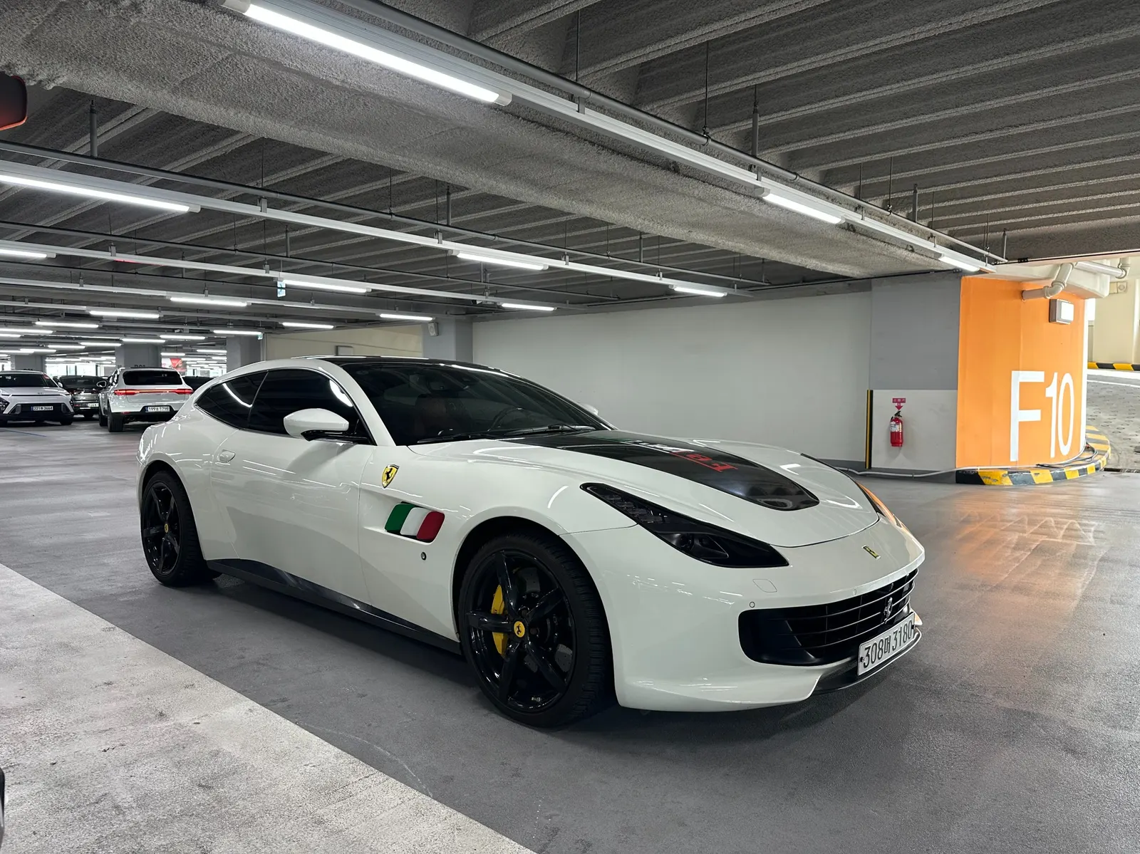Ferrari GTC4 Lusso T 3.9 V8 2020 — photo 1 sur 26