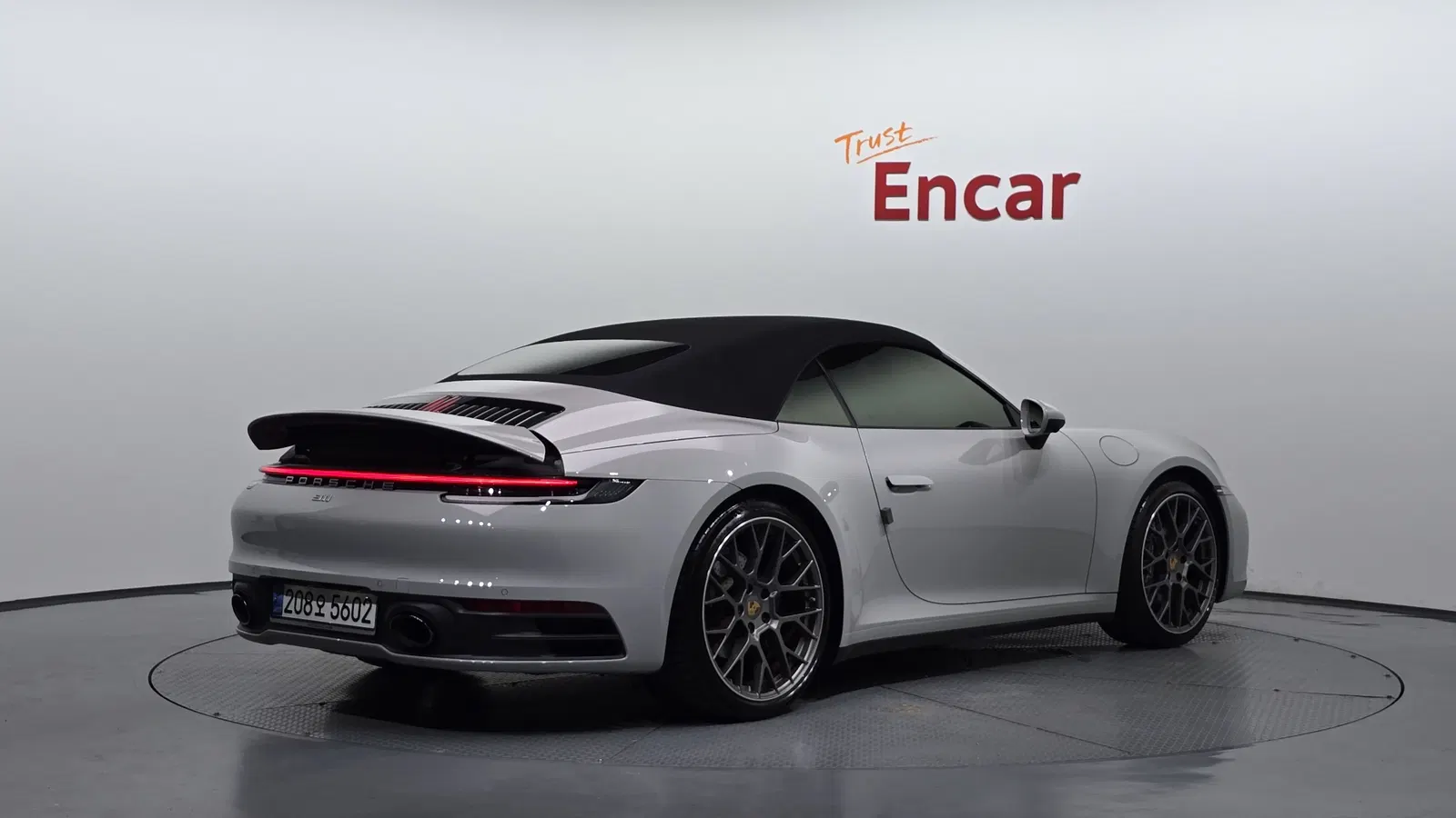 Porsche 911 (992) Carrera 4 Cabriolet 2021 — photo 1 sur 33
