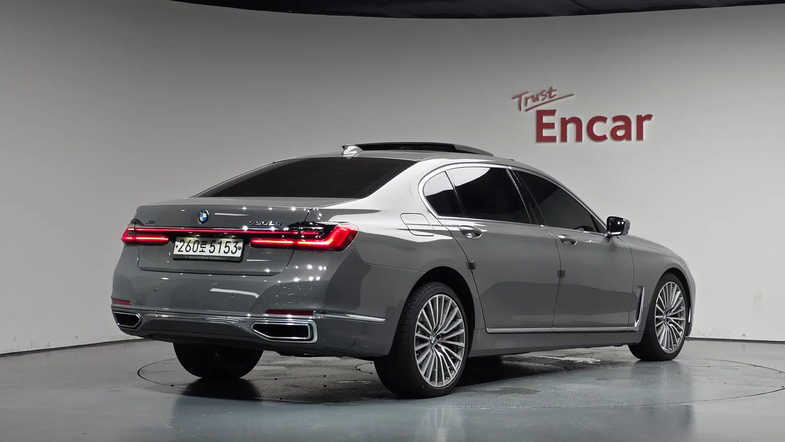 BMW Série 7 (G11) 730Ld xDrive Design Pure Excellence 2020 — photo 1 sur 42
