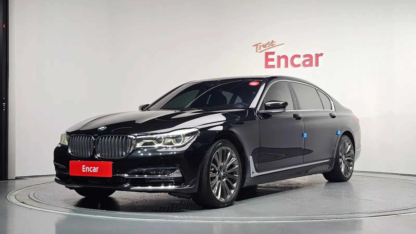 BMW Série 7 (G11) 750Li xDrive Luxury 2016 — photo 1 sur 20