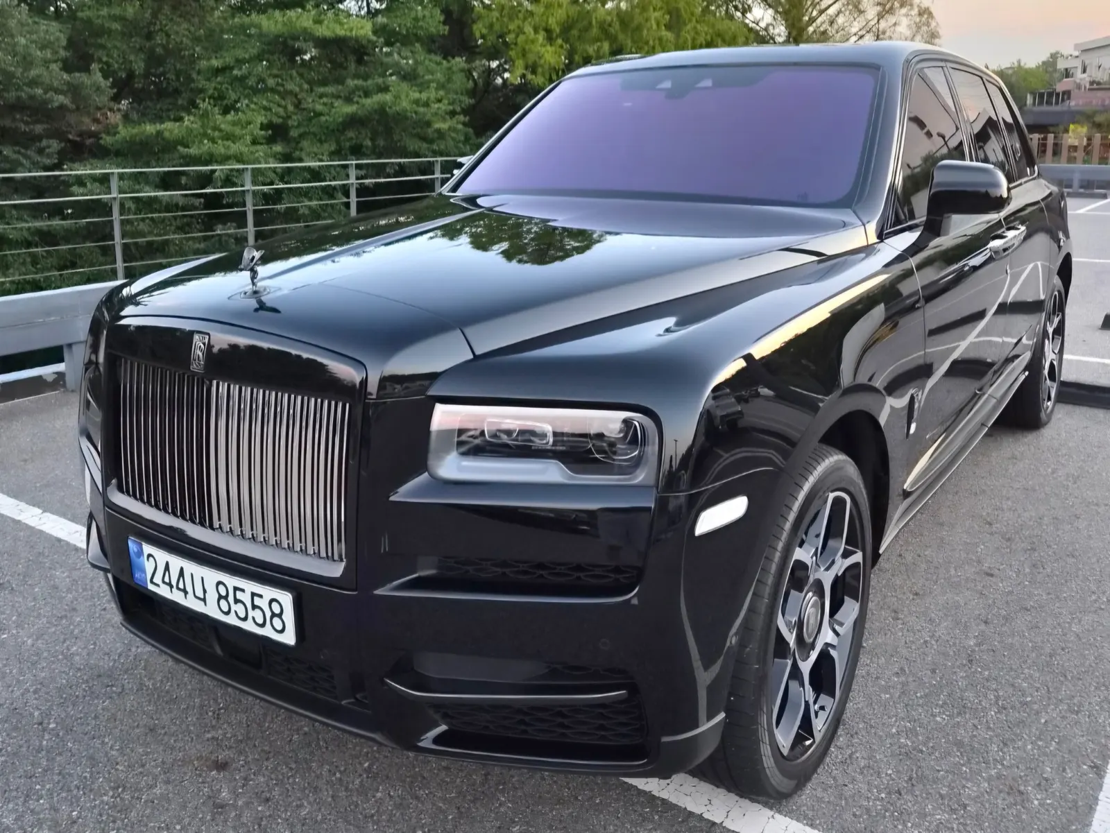 Rolls-Royce Cullinan 6.7 V12 Black Badge 2024 — photo 1 sur 17