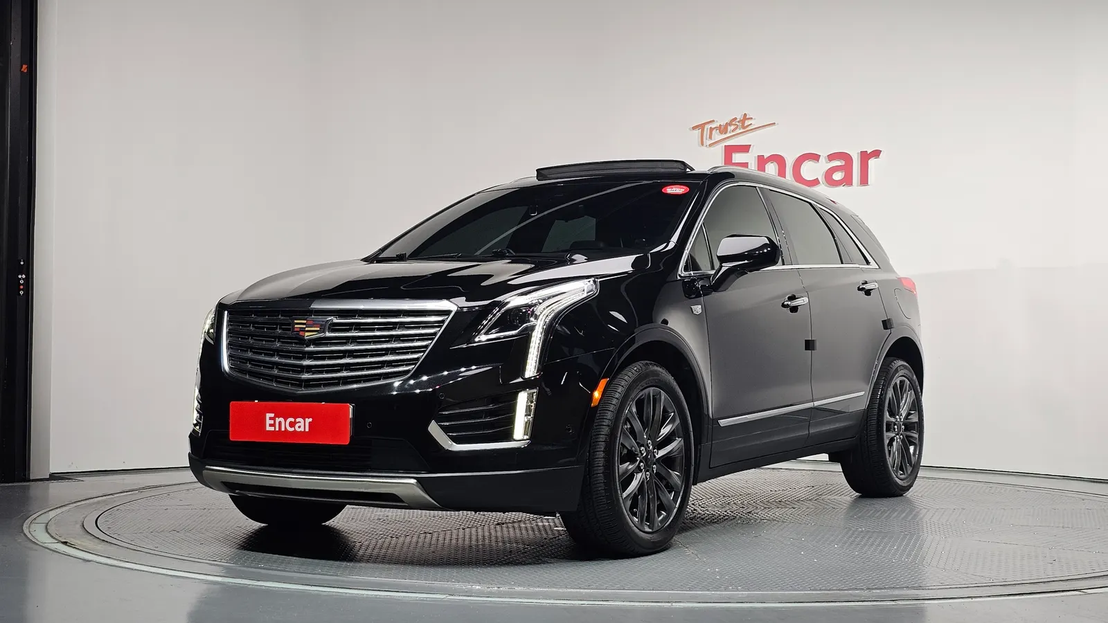 Cadillac XT5 3.6 Platinum AWD 2018 — photo 1 sur 32