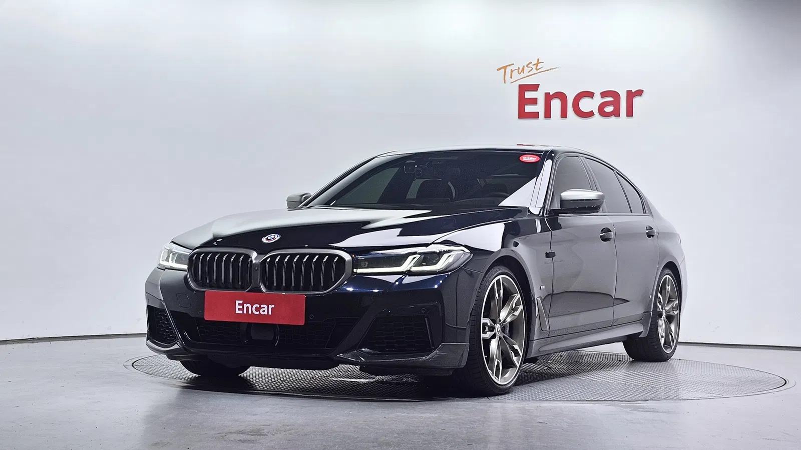 BMW Série 5 (G30) M550i xDrive 2021 — photo 1 sur 33