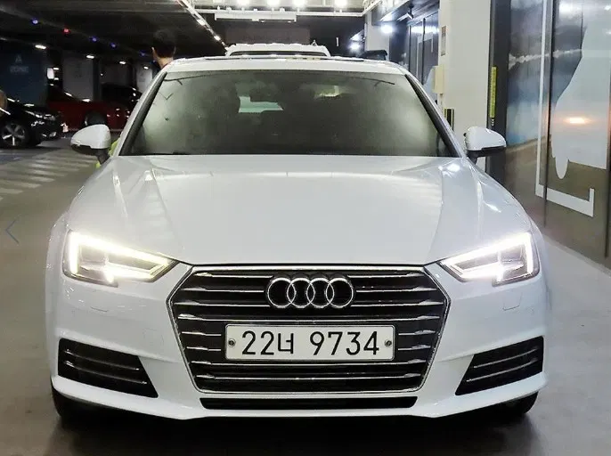 Audi A4 (B9) 45 TFSI Premium 2016 — photo 1 sur 24