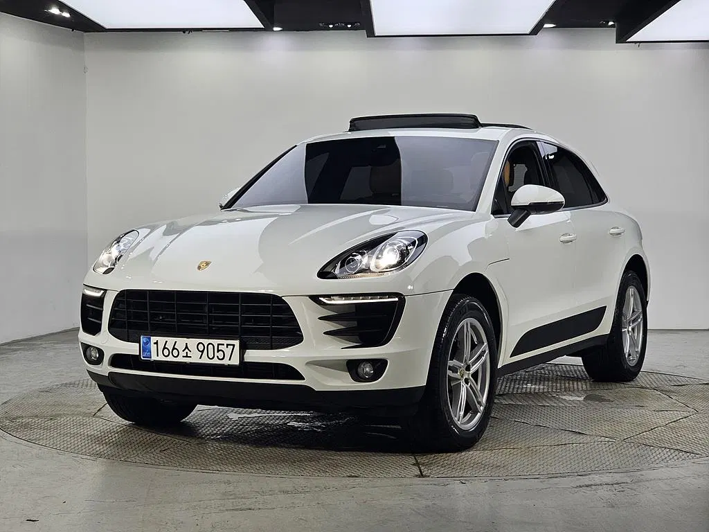 Porsche Macan 2.0 2018 — photo 1 sur 26