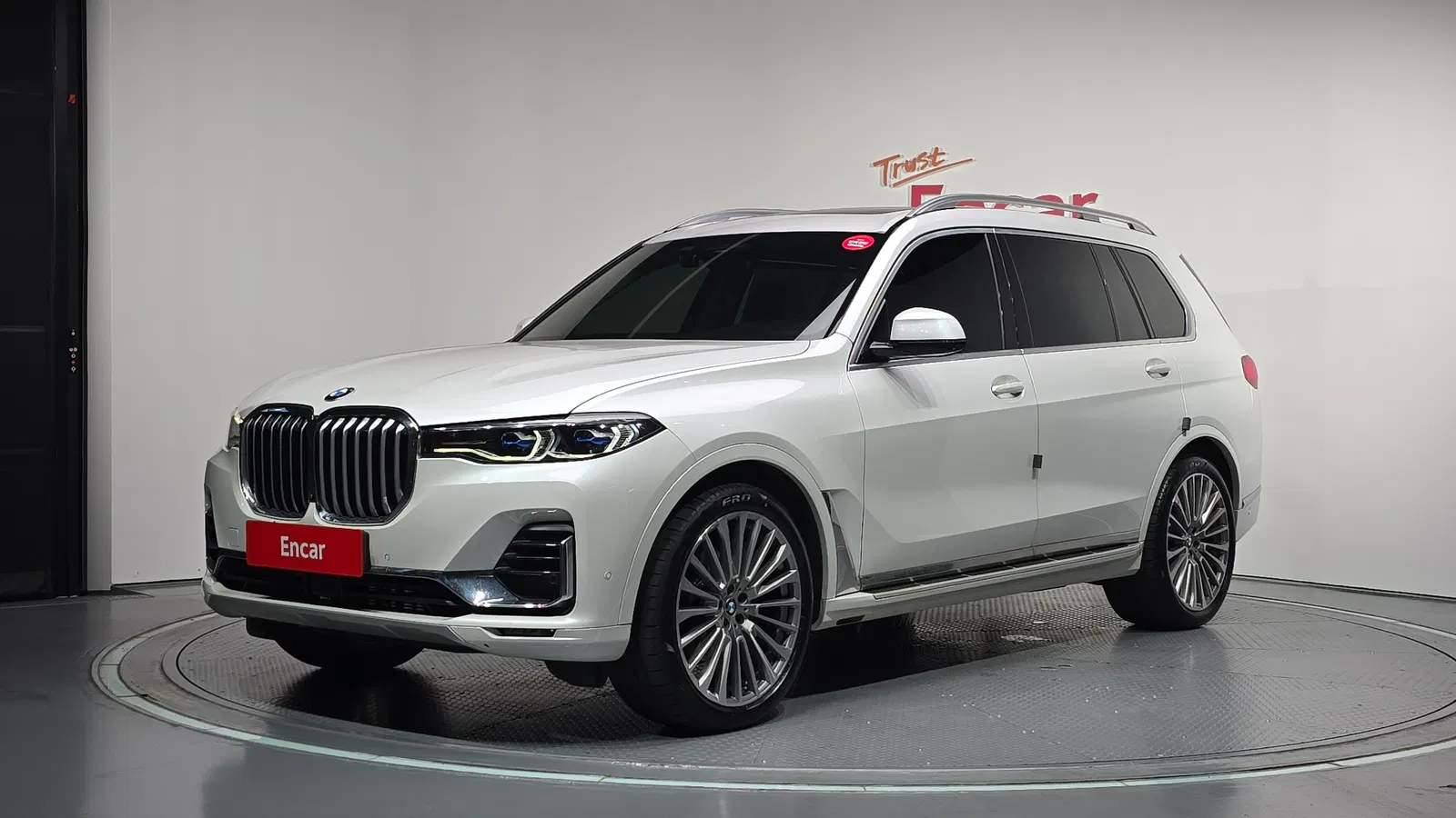 BMW X7 (G07) xDrive 40i Design Pure Excellence 6 places 2021 — photo 1 sur 37