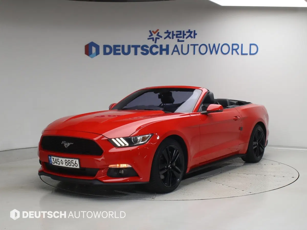 Ford Mustang Convertible 2015 — photo 1 sur 26