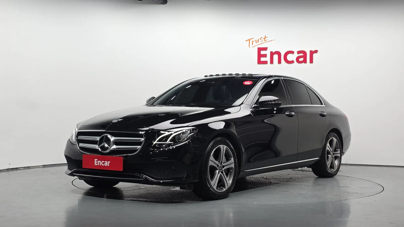 Mercedes-Benz Classe E E300 Avantgarde (W213) 2019 — photo 1 sur 31