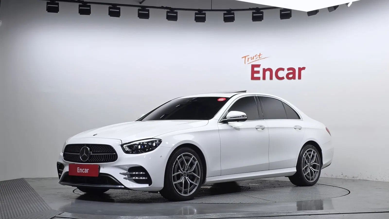 Mercedes-Benz Classe E AMG Line · E220d 4MATIC (W213) 2021 — photo 1 sur 20