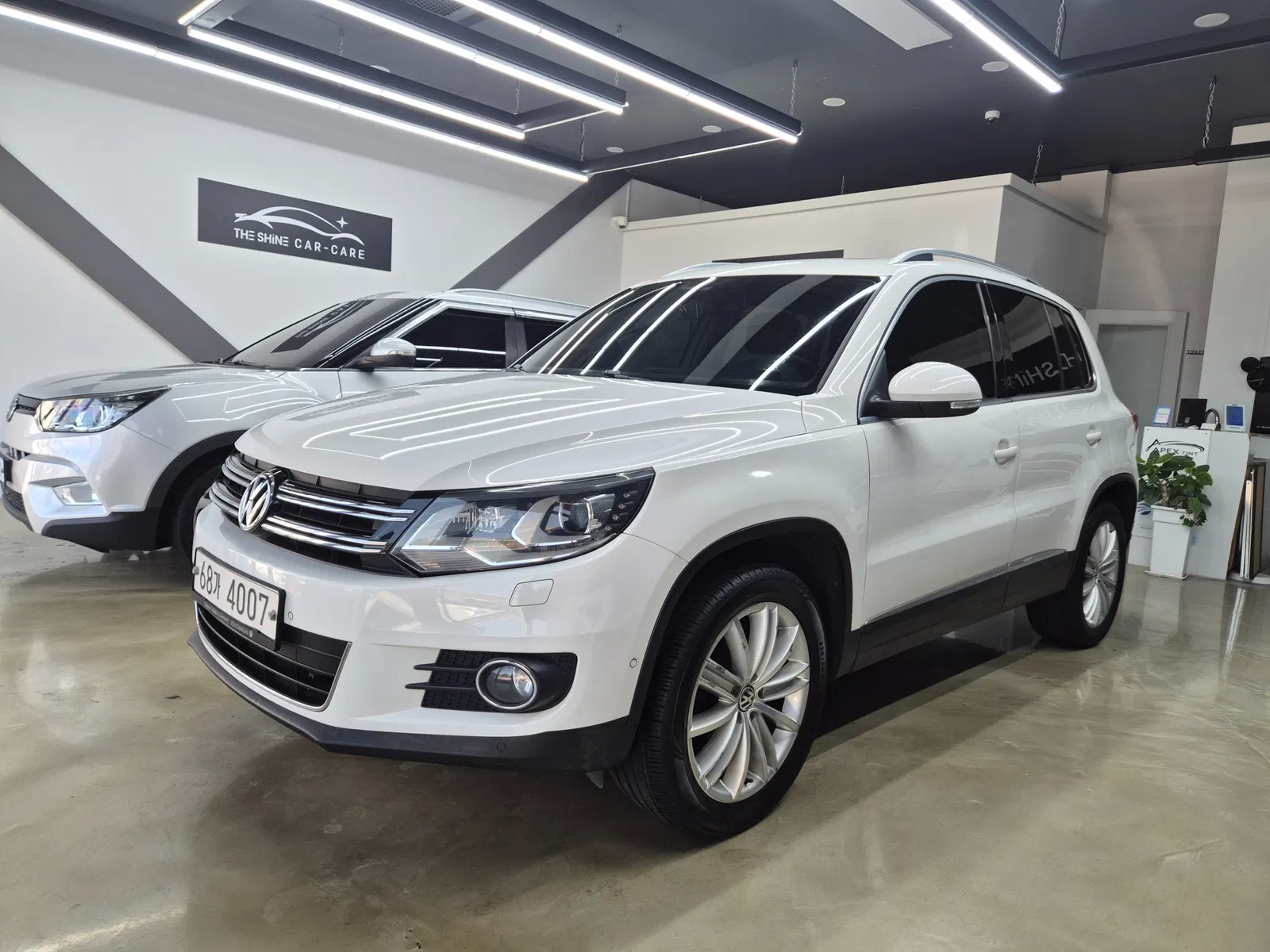 Volkswagen Tiguan 2.0 TDI Premium 2013 — photo 1 sur 21