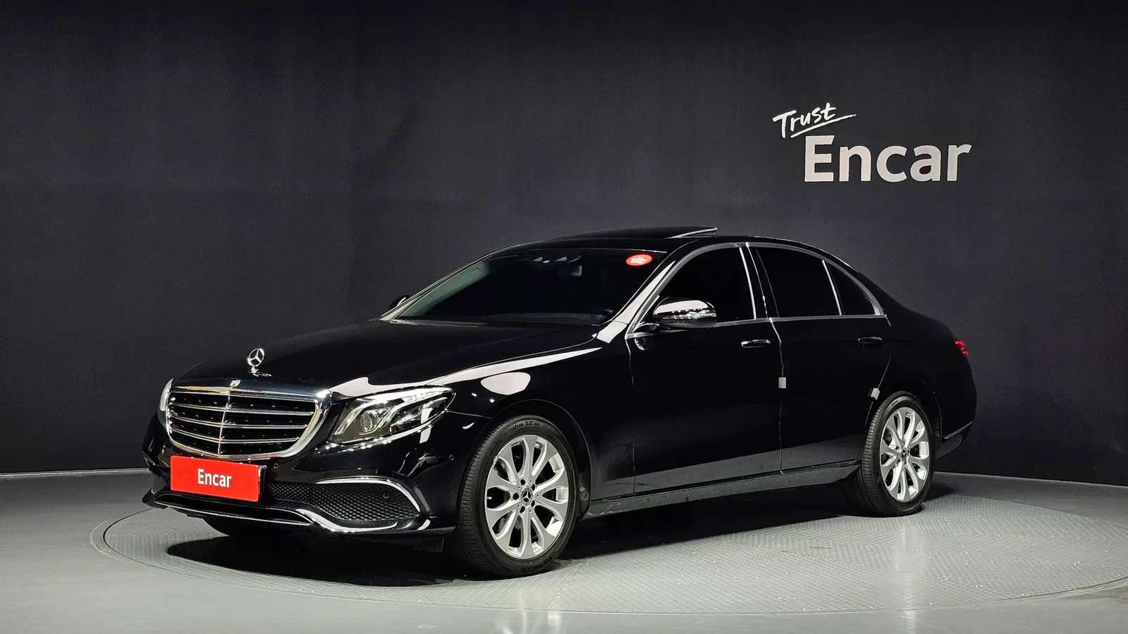 Mercedes-Benz Classe E E220d 4MATIC Exclusive (W213) 2017 — photo 1 sur 20