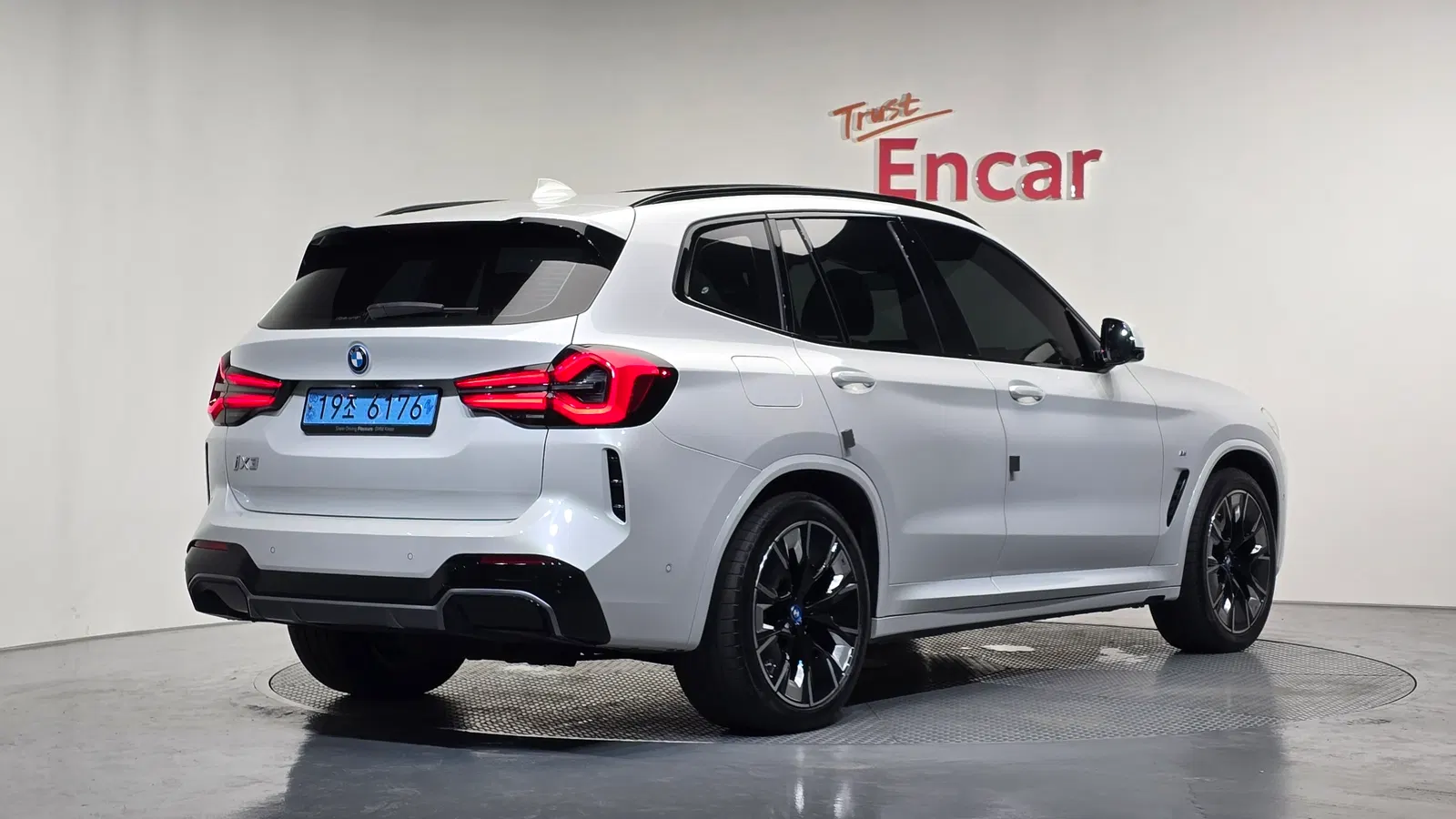 BMW iX3 M Sport 2023 — photo 1 sur 32