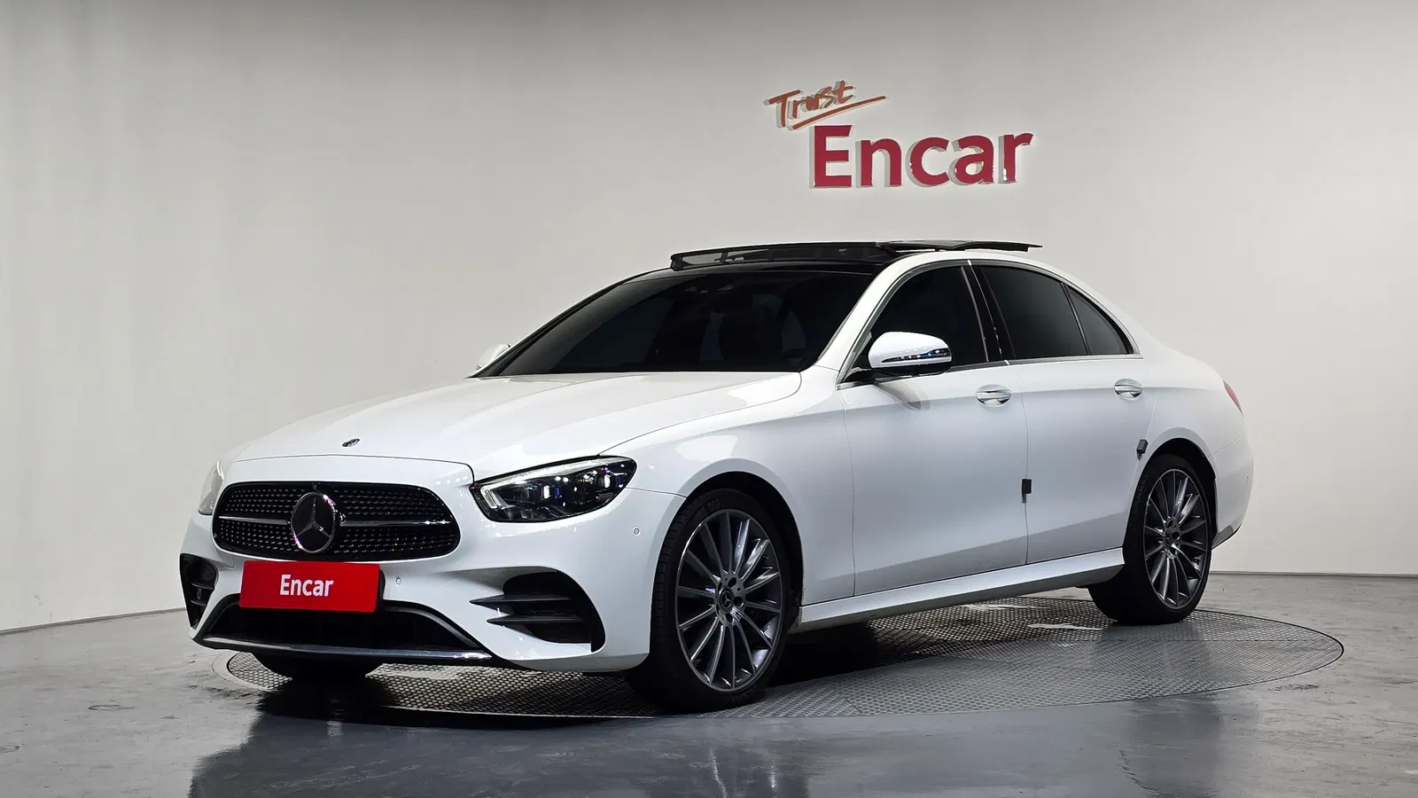 Mercedes-Benz Classe E AMG Line · E350 4MATIC (W213) 2021 — photo 1 sur 20