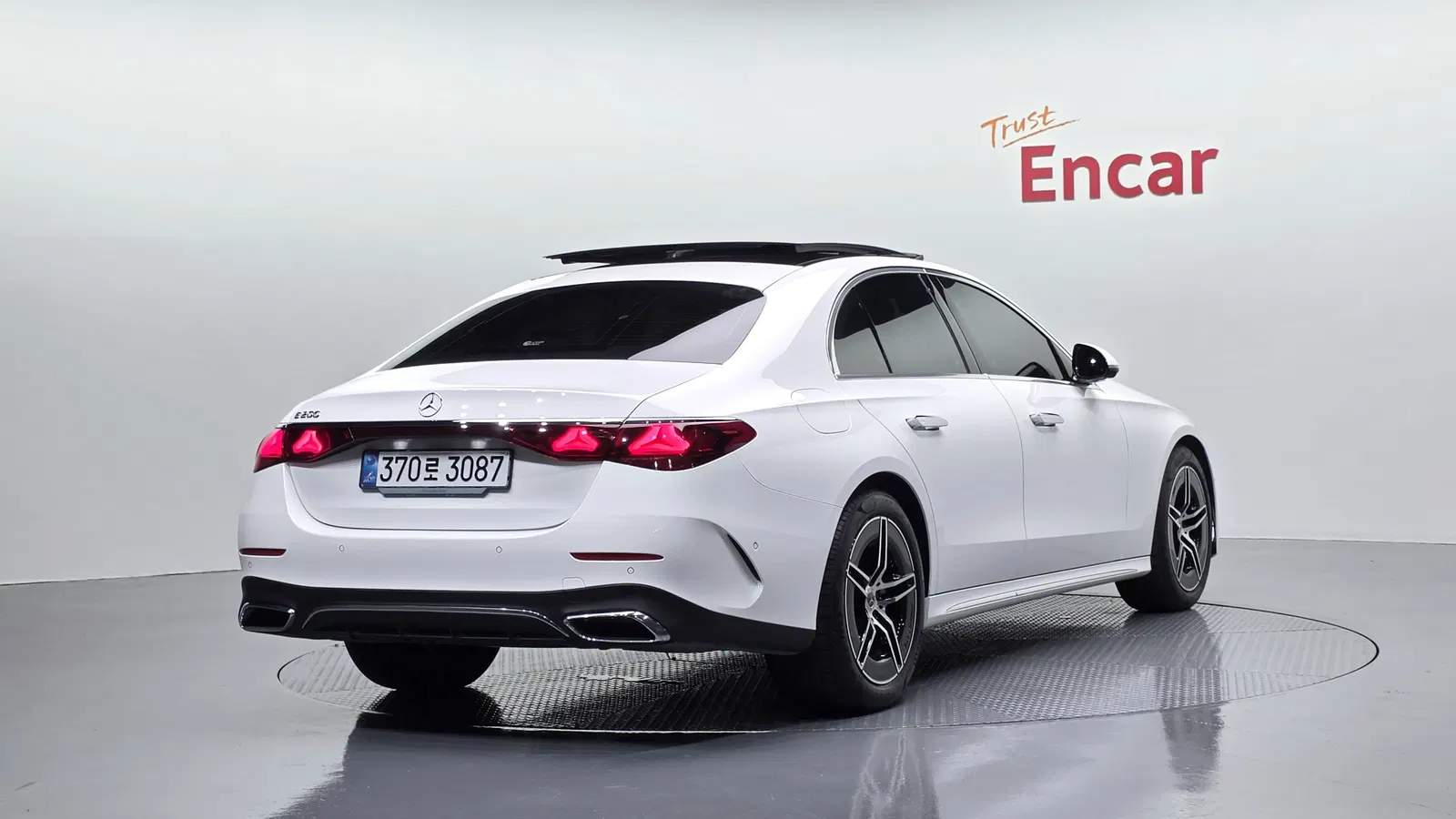 Mercedes-Benz Classe E AMG Line · E200 (W214) 2026 — photo 1 sur 39