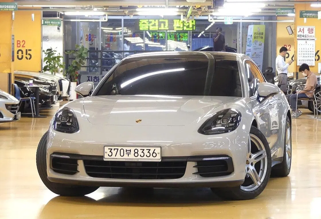 Porsche Panamera (971) 3.0 AWD 2018 — photo 1 sur 20