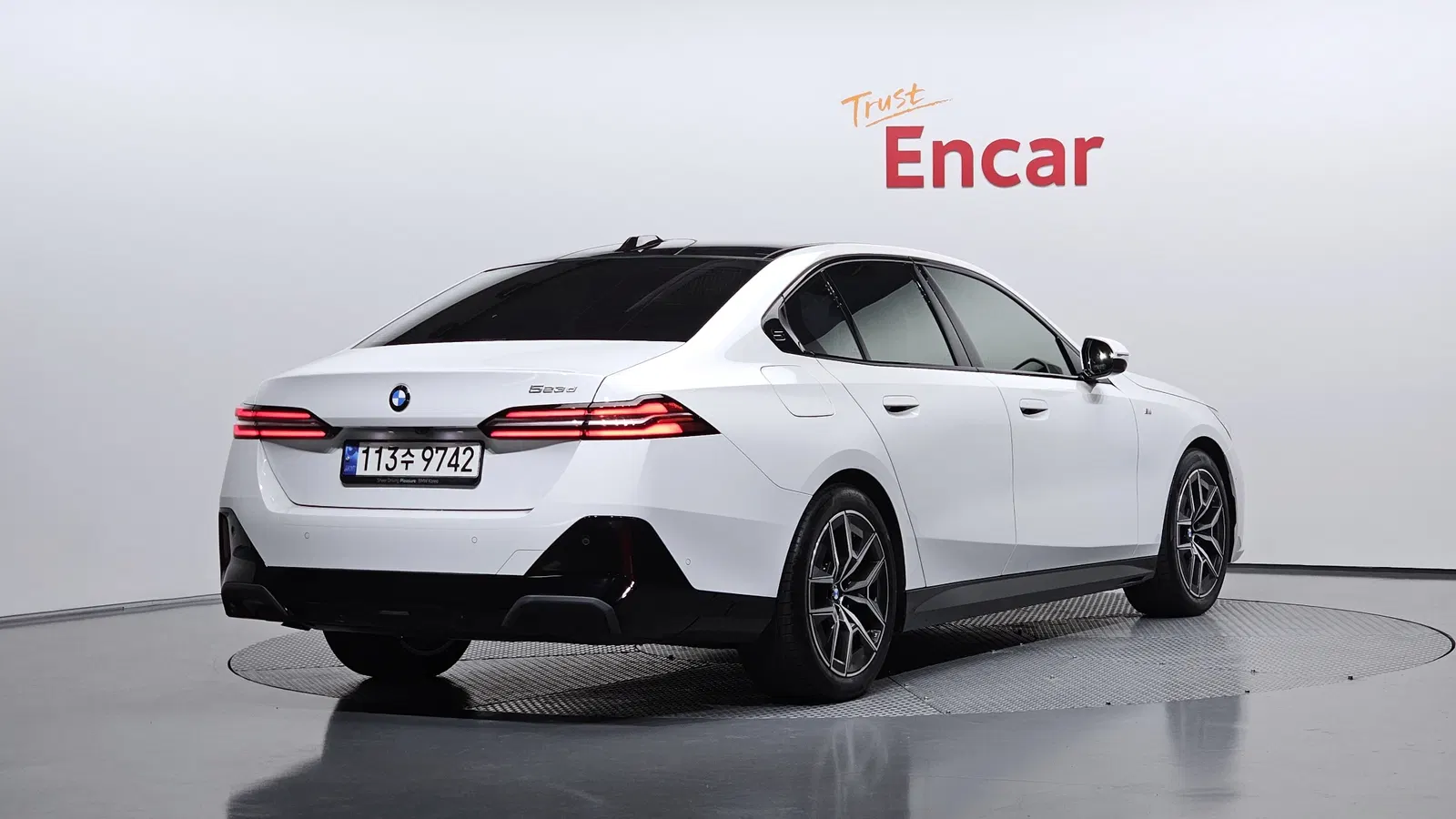 BMW Série 5 (G60) 523d M Sport 2025 — photo 1 sur 36